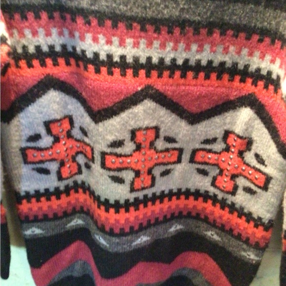 NEw! Eleven Paris pullover - Picture 3 of 7